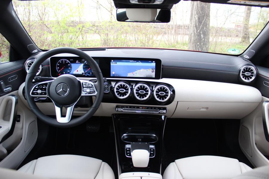 Торпедо Mercedes-Benz CLA180 d (W118) 2019 года  (WW) (фото 12 из 19)